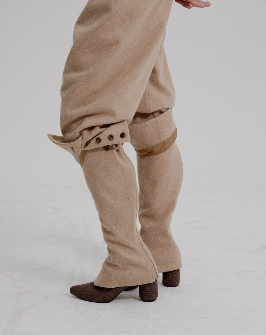 Geometric diagonal volume cropped trousers