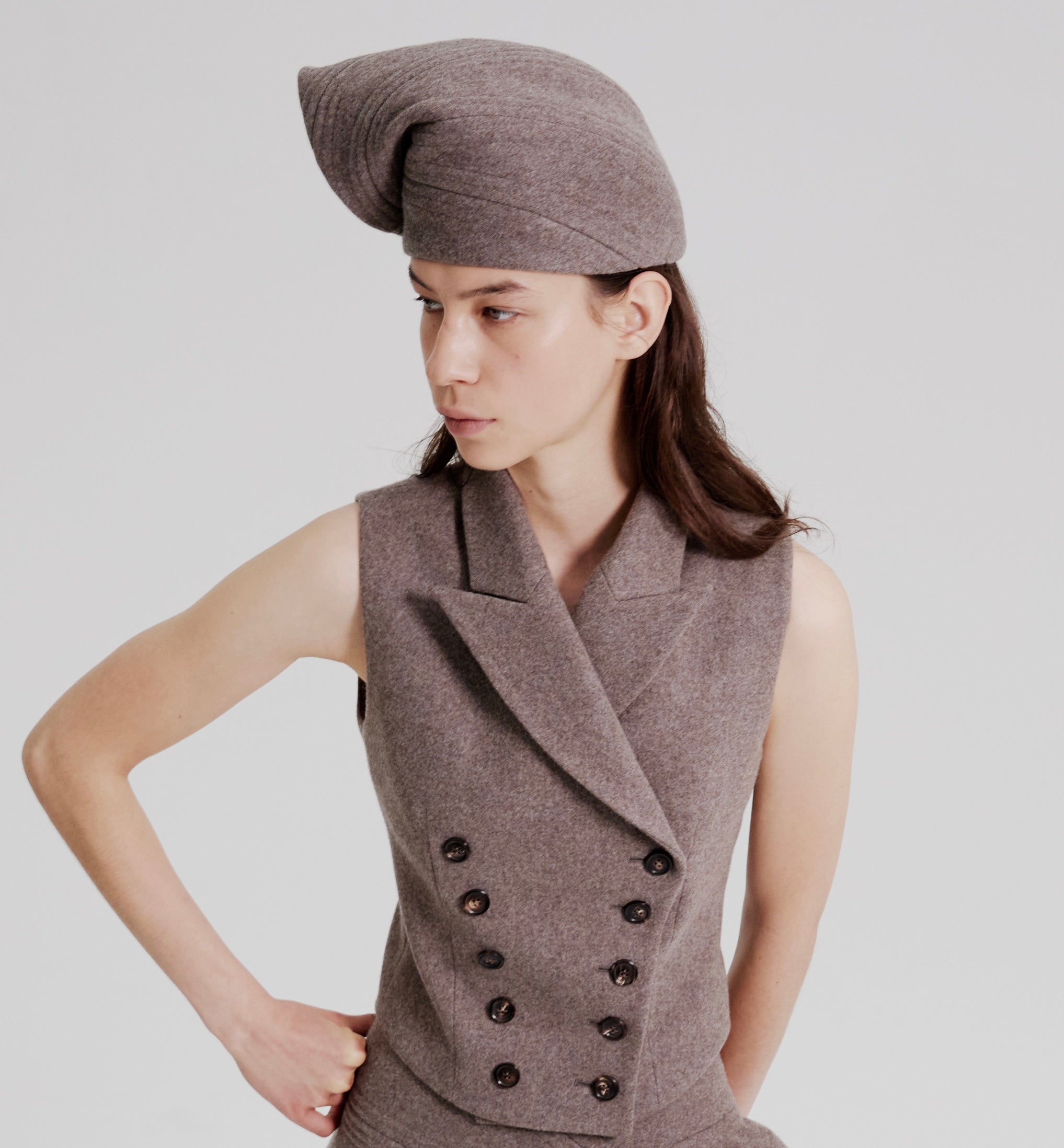 Kinetic sculptural hat