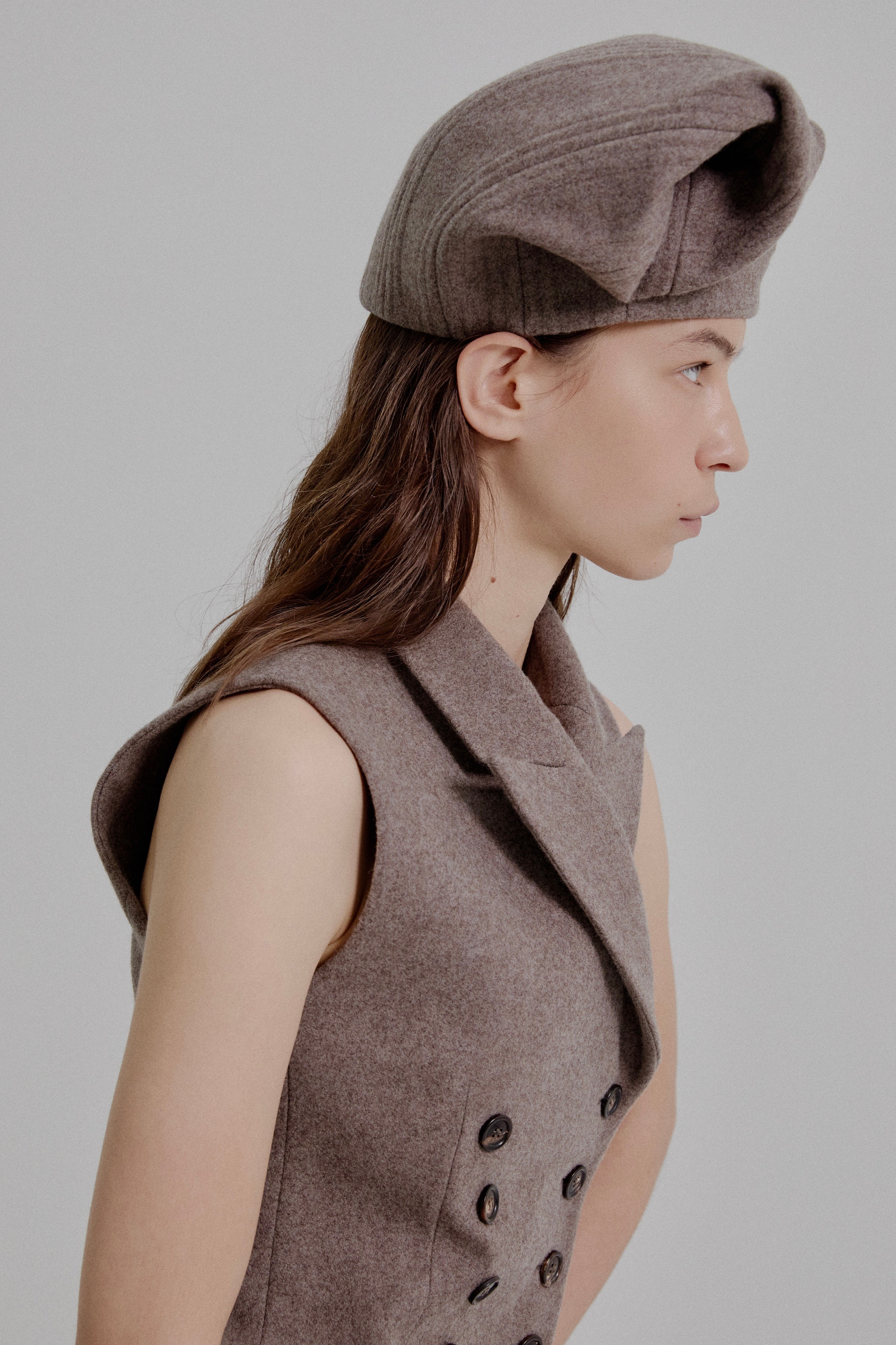 Kinetic sculptural hat