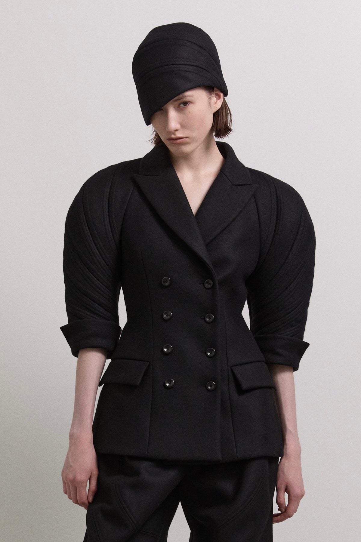 Kinetic line hat in black wool