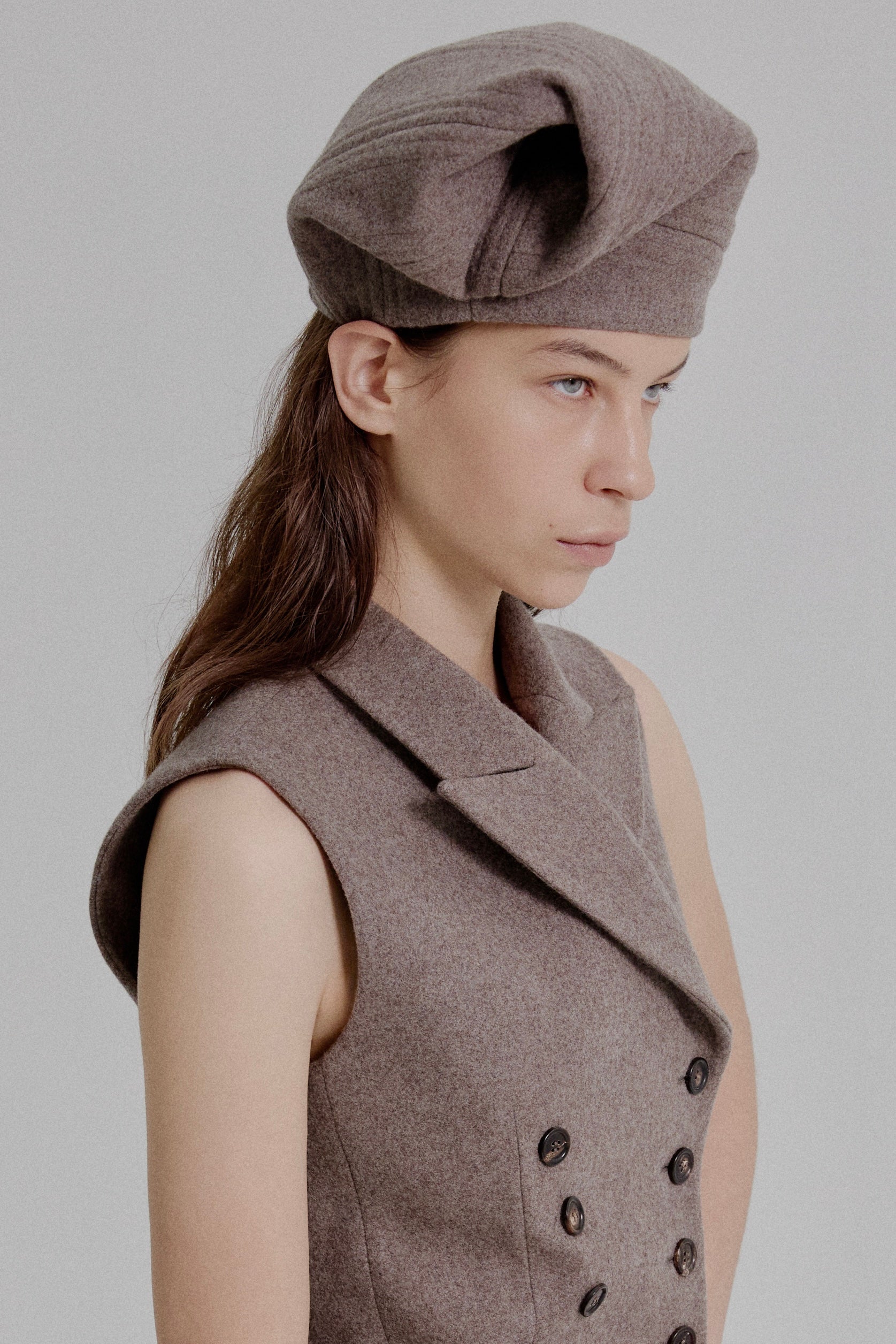Kinetic sculptural hat